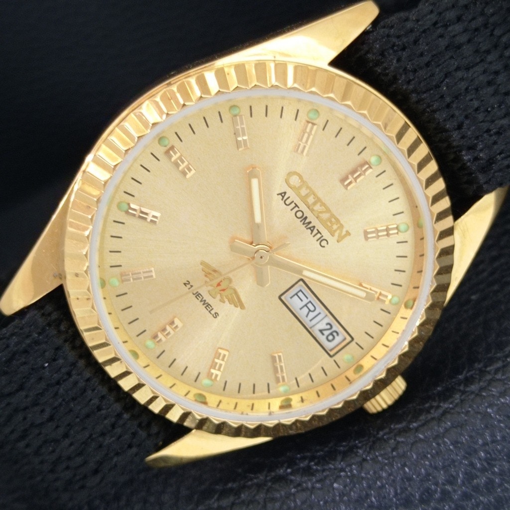 Vintage 1978 Citizen Automatic Mens Gold Watch WDaydate  Gold Accents